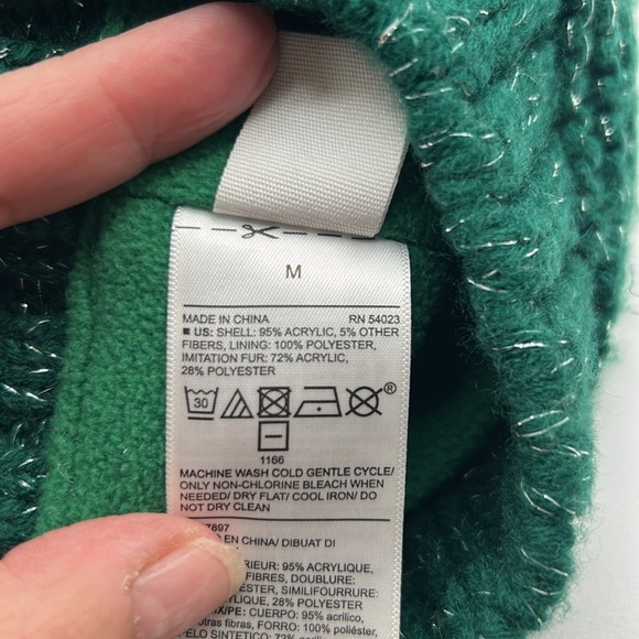 Old Navy Girl's Hunter Green Knit Silver Tinsel Fuzzy Winter Beanie Size Medium - Picture 5 of 5